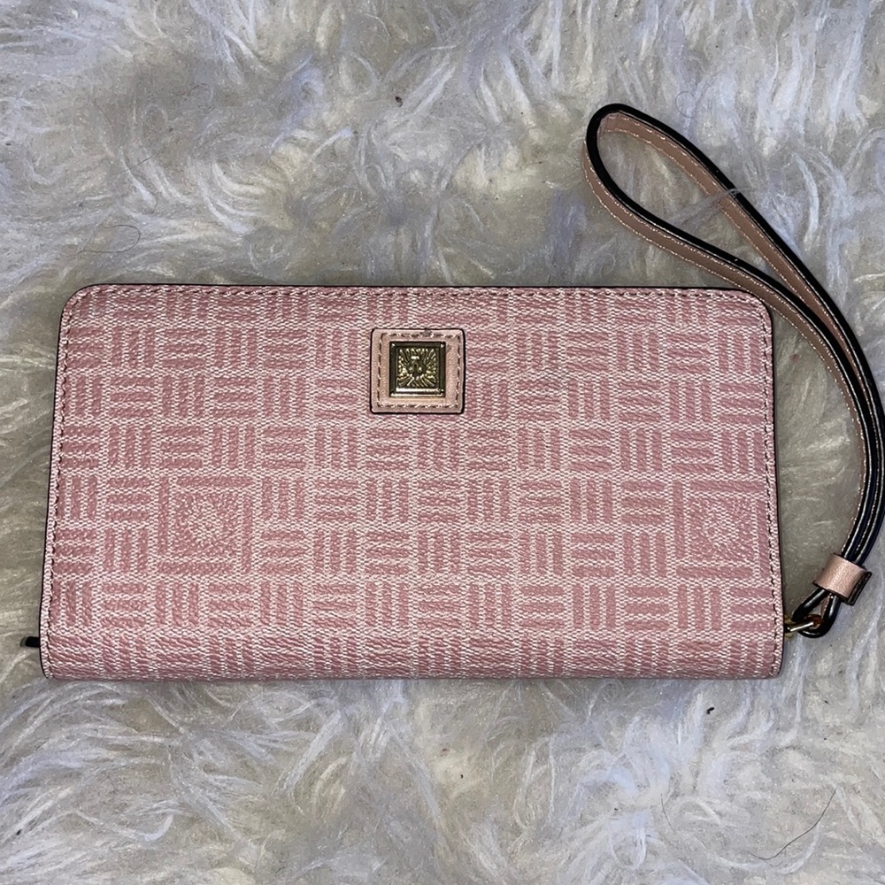 Anne klein wristlet
